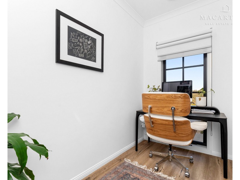12 Unaipon Street, Lloyd NSW 2650
