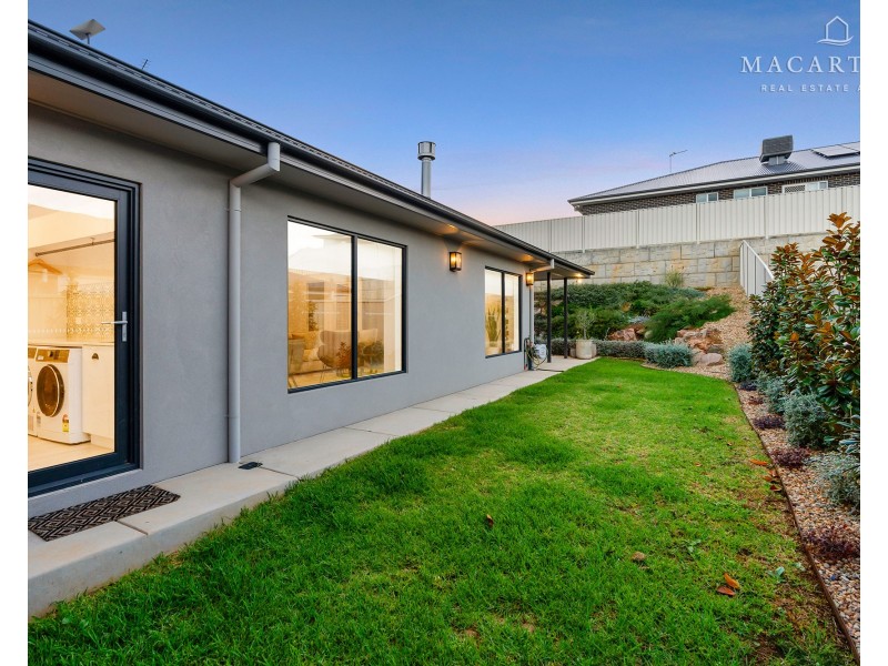12 Unaipon Street, Lloyd NSW 2650