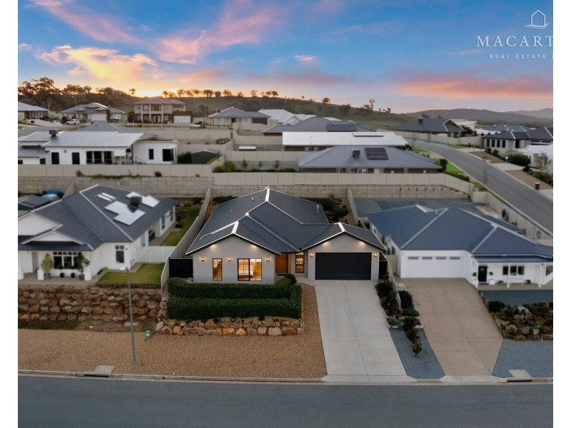 12 Unaipon Street, Lloyd NSW 2650
