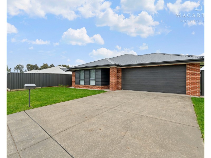 5 Blackwood Circuit, Forest Hill NSW 2651