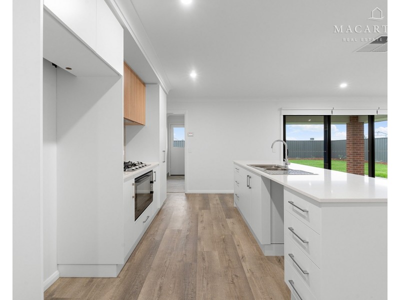5 Blackwood Circuit, Forest Hill NSW 2651