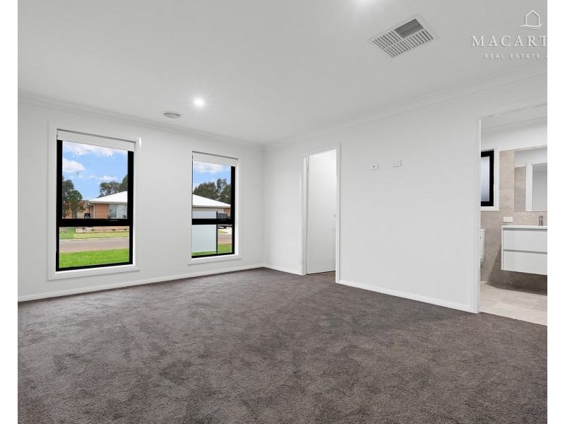 5 Blackwood Circuit, Forest Hill NSW 2651