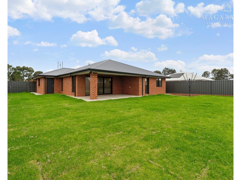 5 Blackwood Circuit, Forest Hill NSW 2651