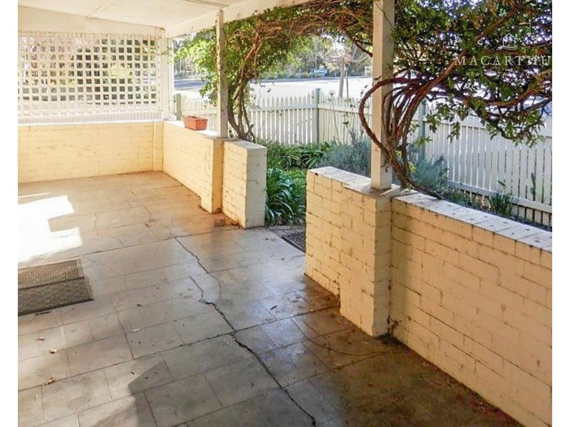 60 The Esplanade, Wagga Wagga NSW 2650