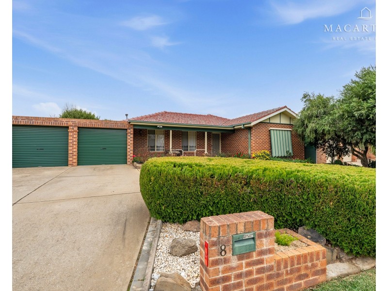8 Yentoo Drive, Glenfield Park NSW 2650