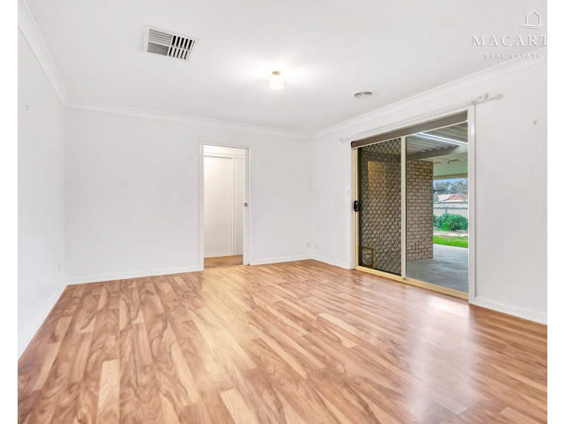 3 Dunlop Place, Ashmont NSW 2650