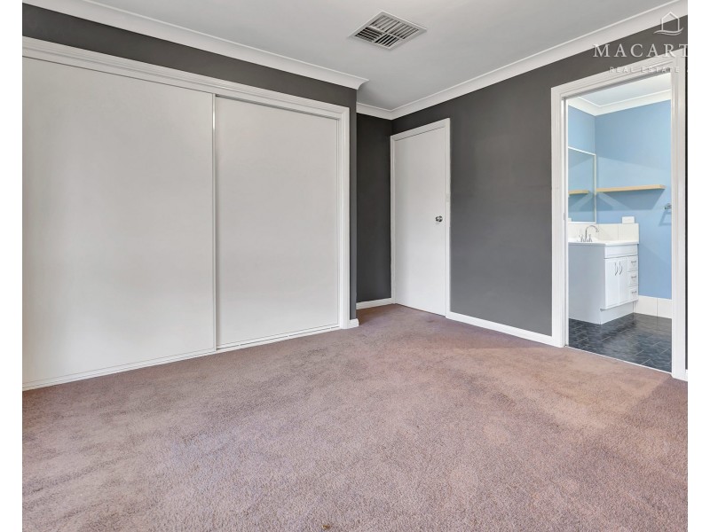 3 Dunlop Place, Ashmont NSW 2650