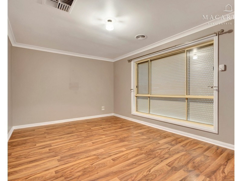3 Dunlop Place, Ashmont NSW 2650