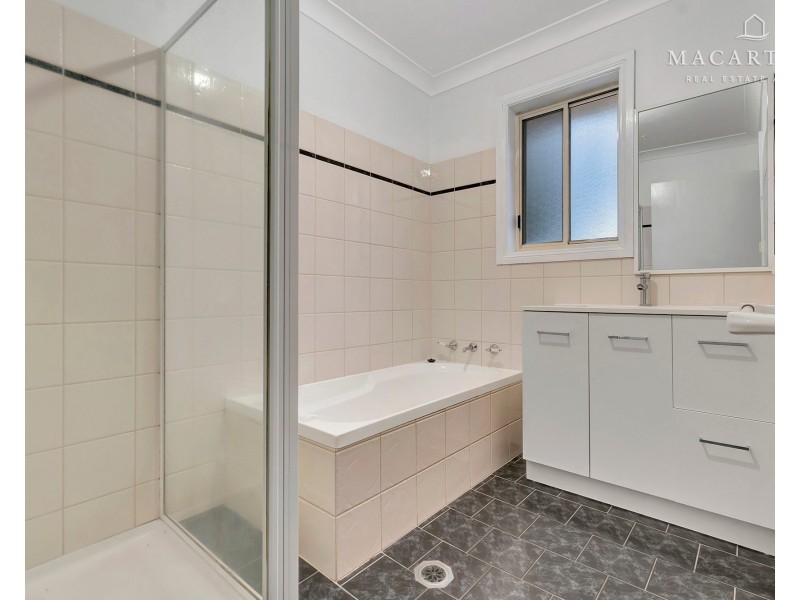 3 Dunlop Place, Ashmont NSW 2650
