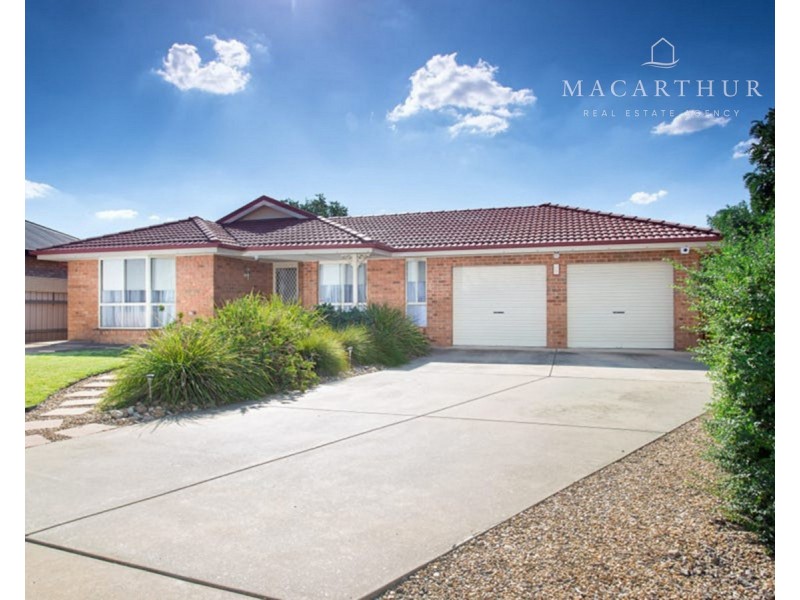 2 Woomera Place, Glenfield Park NSW 2650