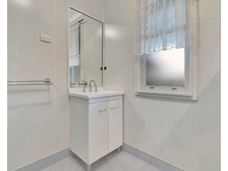 5 Tarakan Avenue, Ashmont NSW 2650