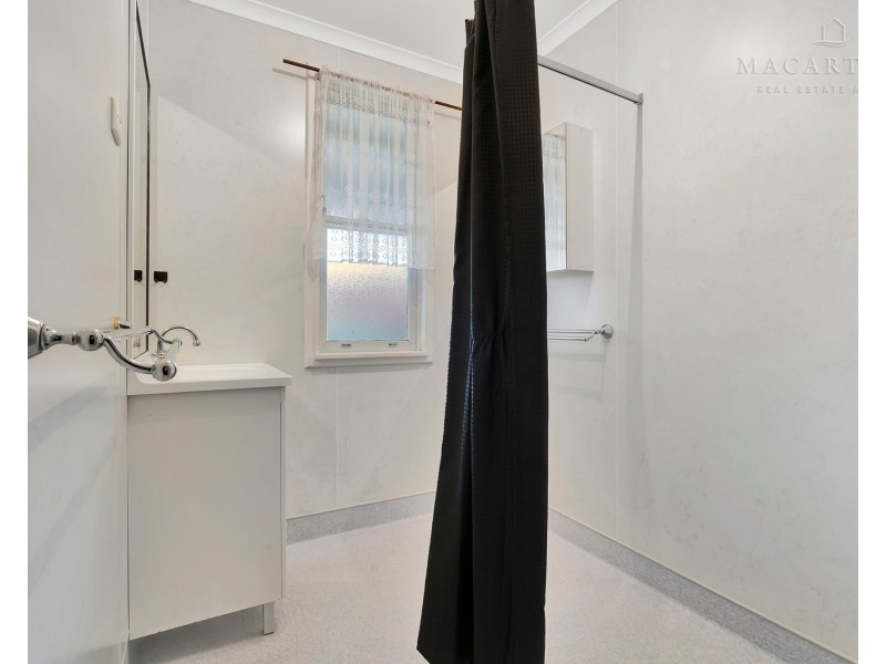 5 Tarakan Avenue, Ashmont NSW 2650