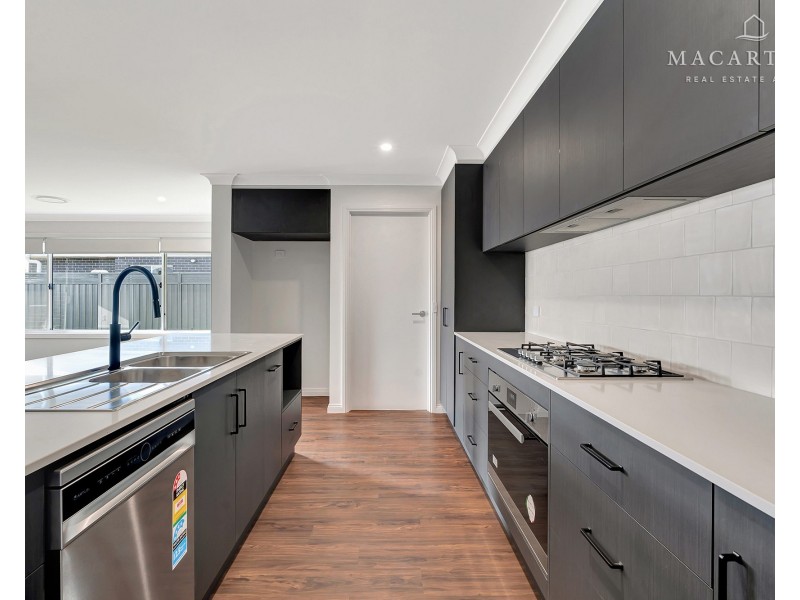 22 Lacebark Drive, Forest Hill NSW 2651