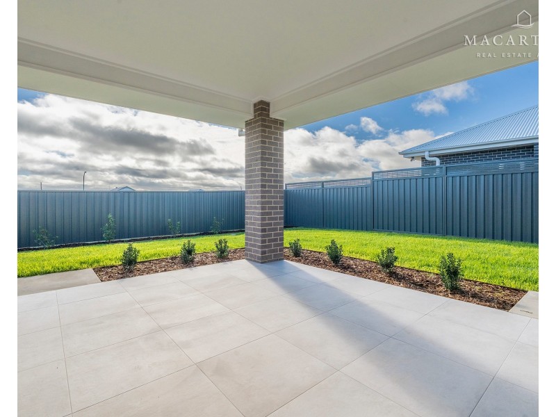 22 Lacebark Drive, Forest Hill NSW 2651