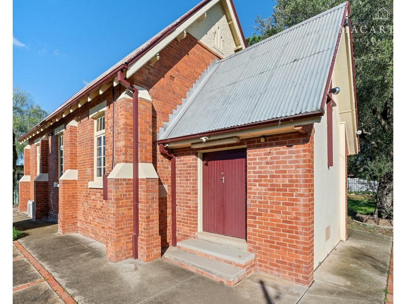 111 Main Street, Lake Albert NSW 2650