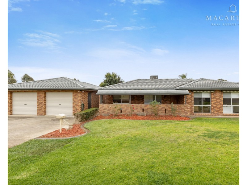 2 Truscott Drive, Ashmont NSW 2650