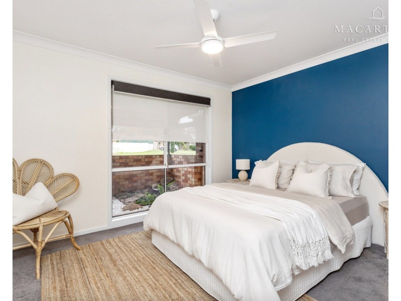 2 Truscott Drive, Ashmont NSW 2650