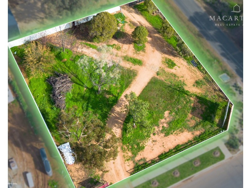 2 Coachwood Drive, Lake Albert NSW 2650