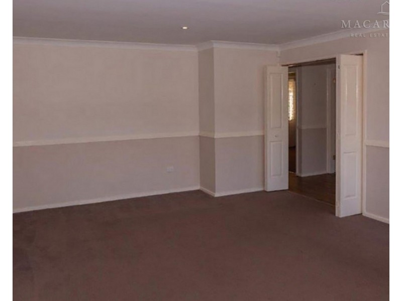 25 Kilpatrick Street, Kooringal NSW 2650