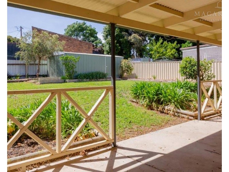 25 Kilpatrick Street, Kooringal NSW 2650
