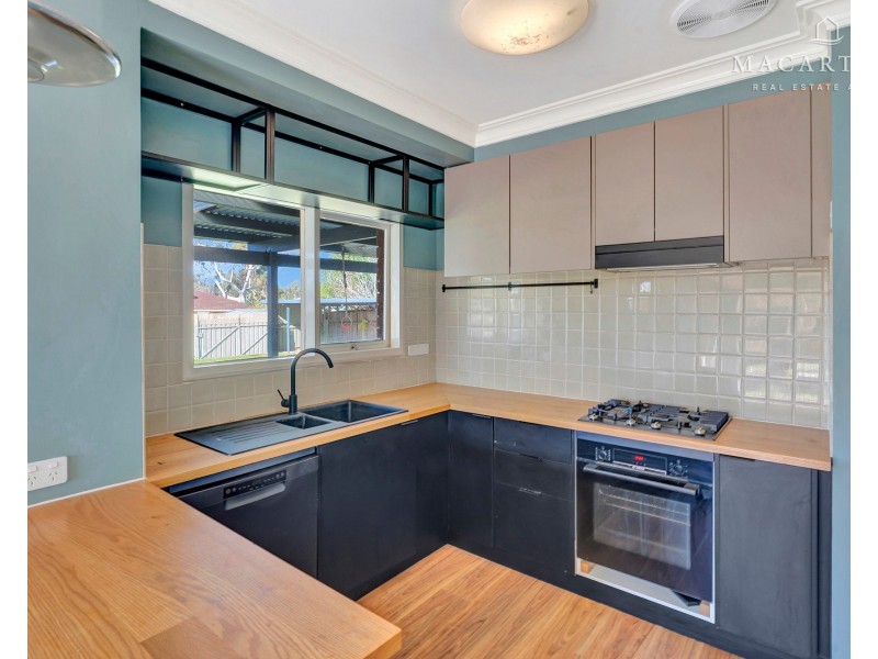 21 Inglis Street, Lake Albert NSW 2650