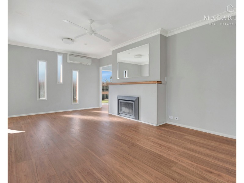 21 Inglis Street, Lake Albert NSW 2650