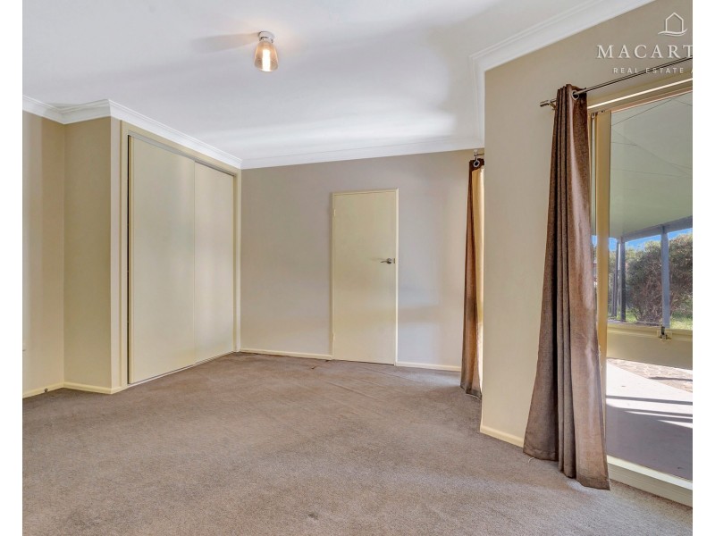 21 Inglis Street, Lake Albert NSW 2650