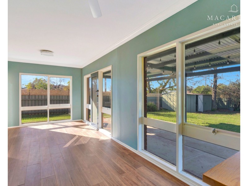 21 Inglis Street, Lake Albert NSW 2650