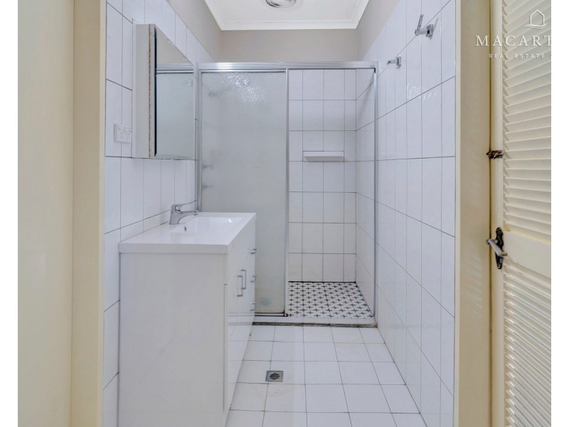 21 Inglis Street, Lake Albert NSW 2650