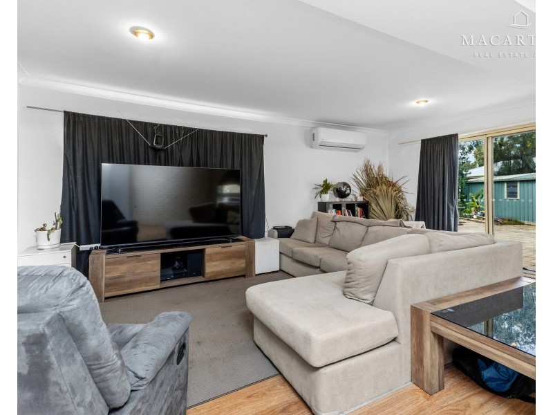 17 Grevillea Crescent, Lake Albert NSW 2650