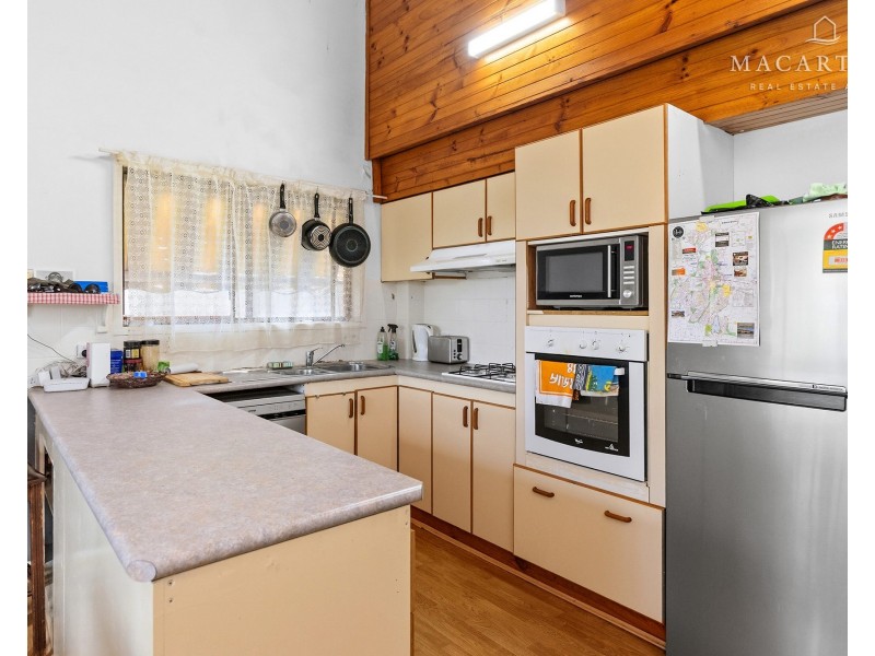 17 Grevillea Crescent, Lake Albert NSW 2650