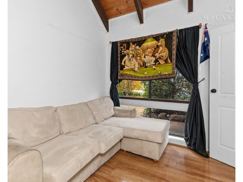 17 Grevillea Crescent, Lake Albert NSW 2650