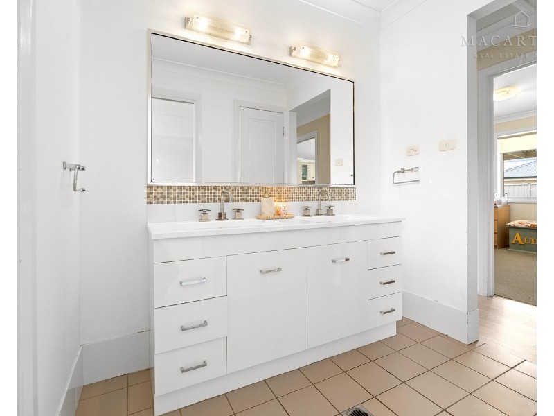 5 Yoogali Street, Glenfield Park NSW 2650