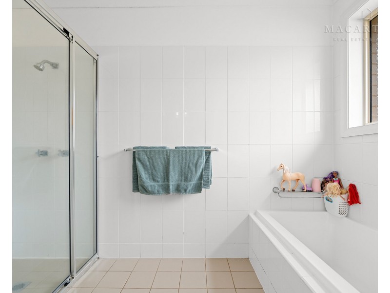 5 Yoogali Street, Glenfield Park NSW 2650