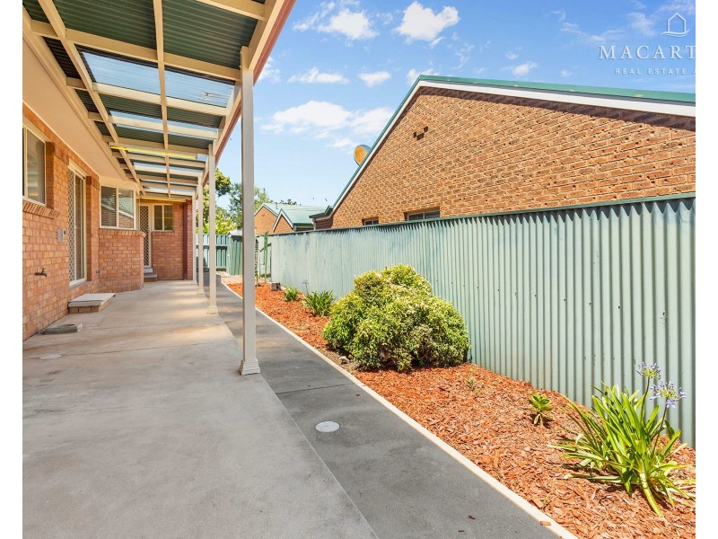 2/36 Kilpatrick Street, Kooringal NSW 2650