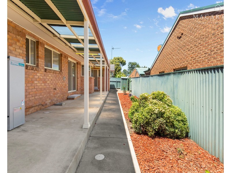 2/36 Kilpatrick Street, Kooringal NSW 2650