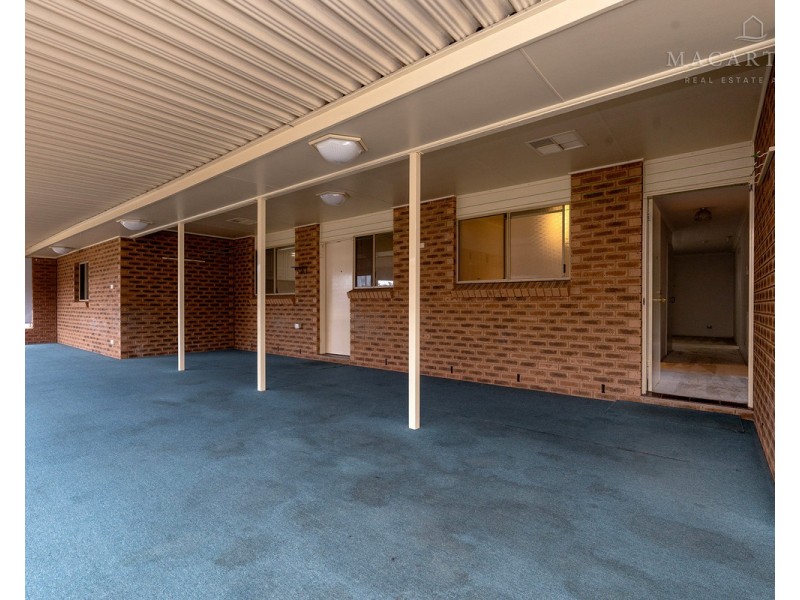 1 Gunyah Place, Glenfield Park NSW 2650