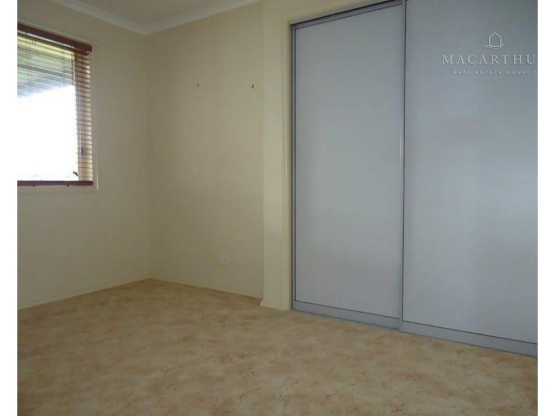 68 Balleroo Crescent, Glenfield Park NSW 2650