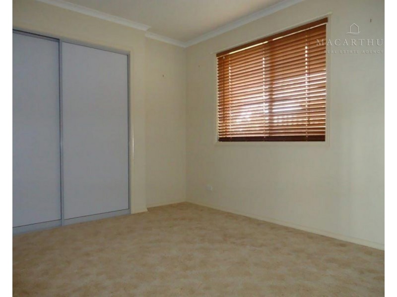 68 Balleroo Crescent, Glenfield Park NSW 2650