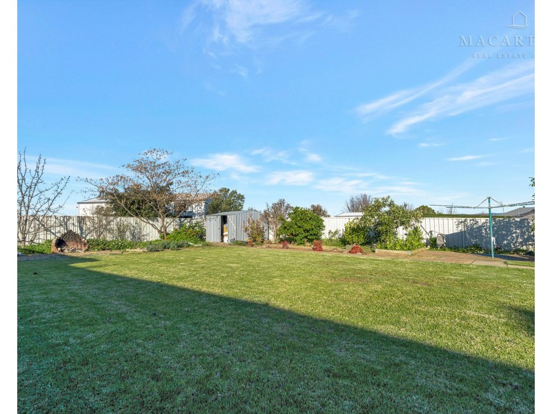 31 Rainbow Drive, Estella NSW 2650