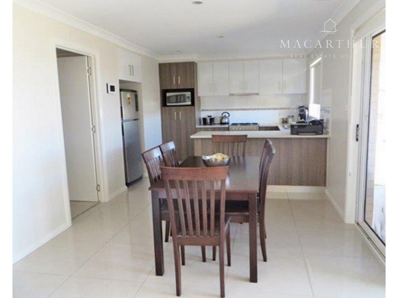 1/30 Osterley Street, Bourkelands NSW 2650