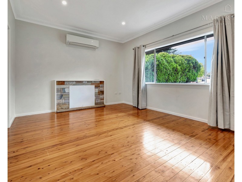 11 Moran Street, Tolland NSW 2650