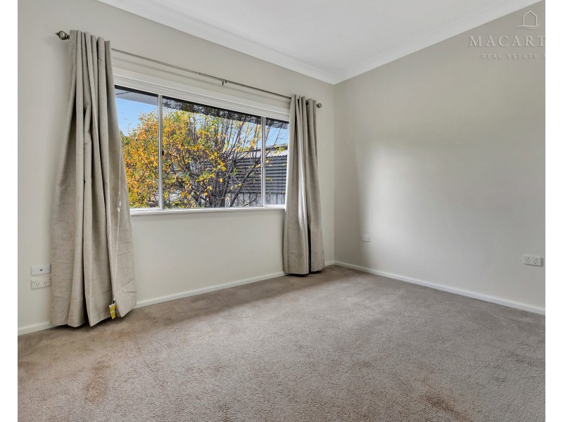 11 Moran Street, Tolland NSW 2650