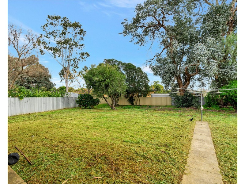 11 Moran Street, Tolland NSW 2650