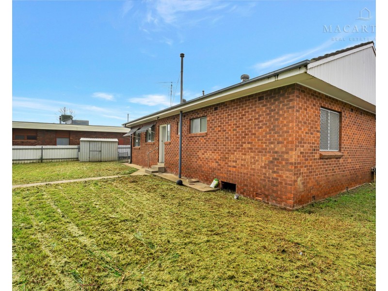 11 Moran Street, Tolland NSW 2650