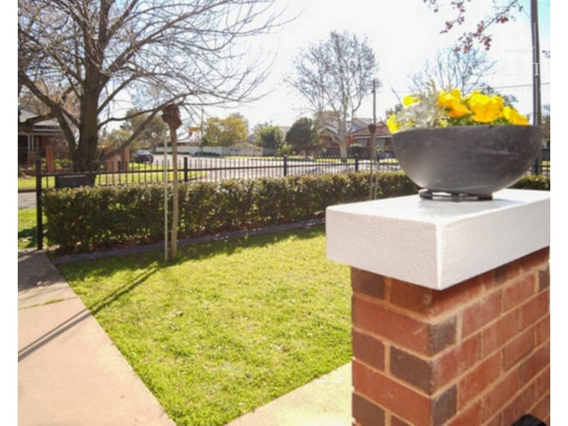 2 Rhoda Avenue, Wagga Wagga NSW 2650