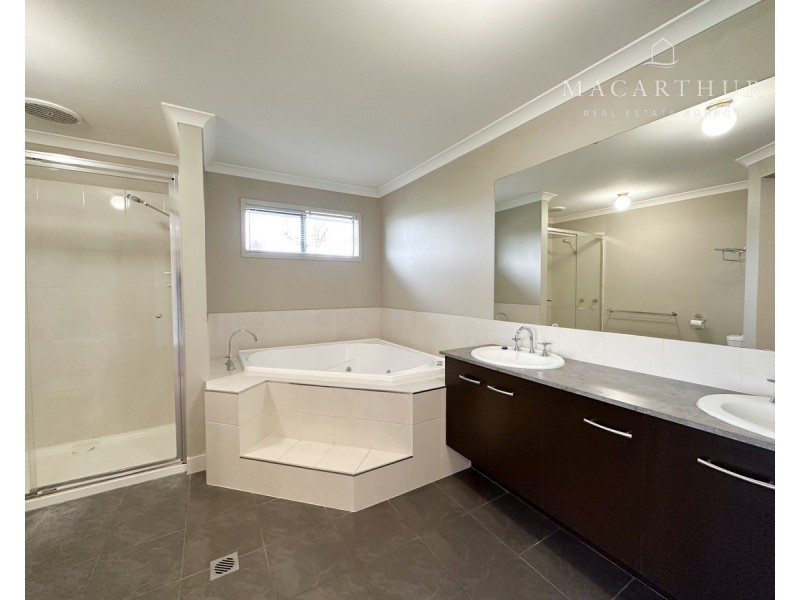 44 Melaleuca Drive, Forest Hill NSW 2651