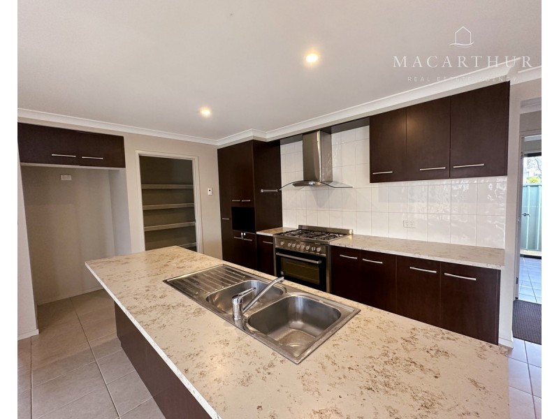 44 Melaleuca Drive, Forest Hill NSW 2651