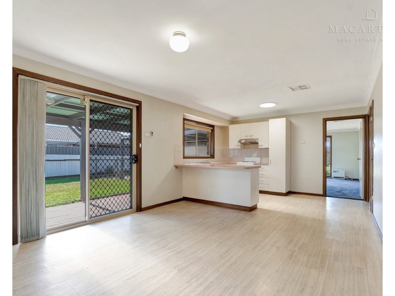 20 Elanora Place, Glenfield Park NSW 2650