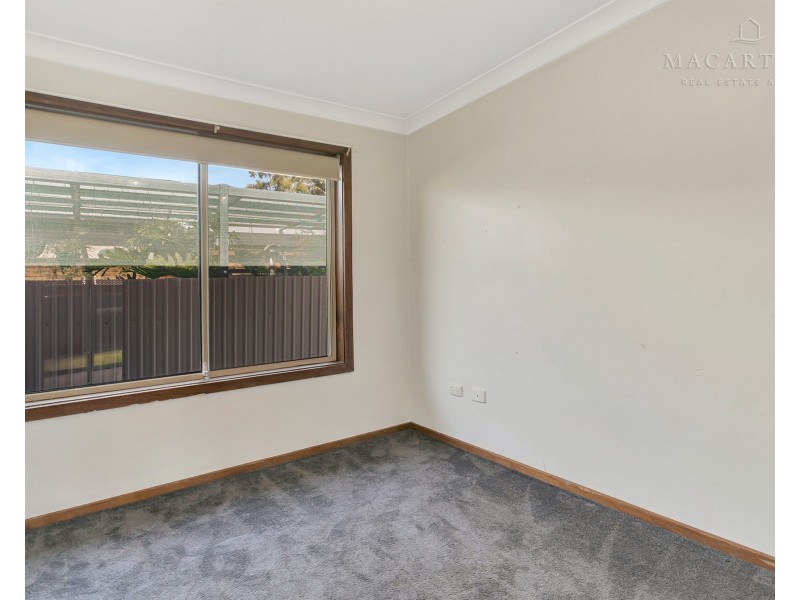 20 Elanora Place, Glenfield Park NSW 2650